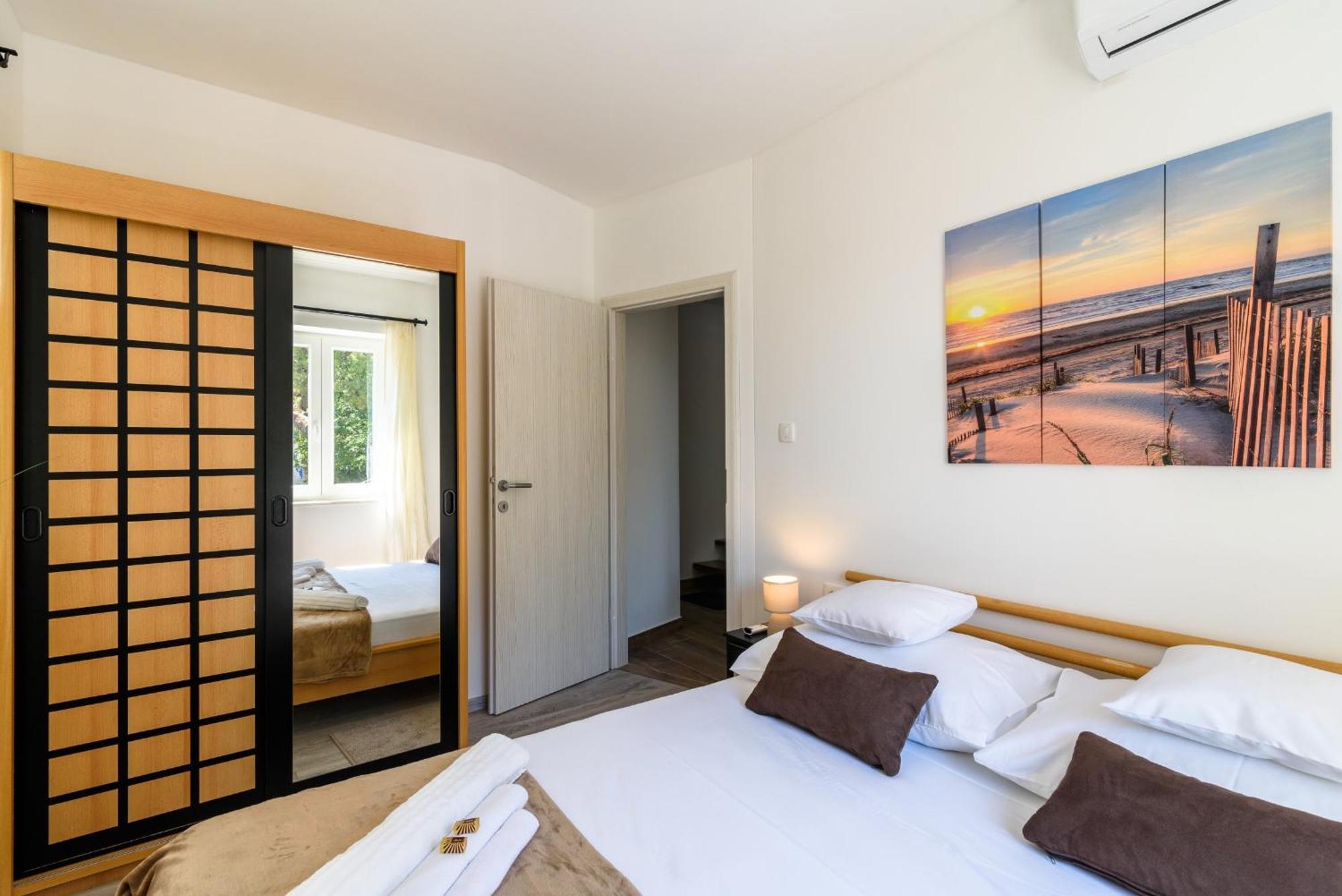 Deluxe Apartment Dobrila Kastela Bagian luar foto